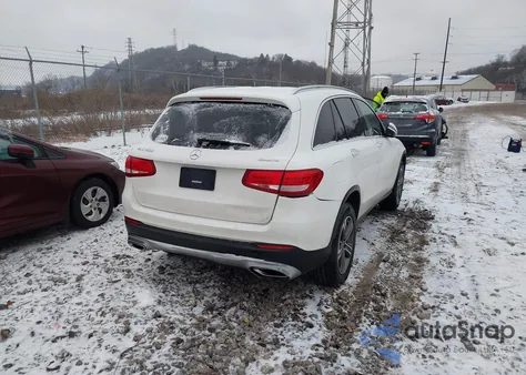 2018 Mercedes-Benz Glc 300 4Matic z USA, uszkodzony, nr VIN WDC0G4KB8JV046188